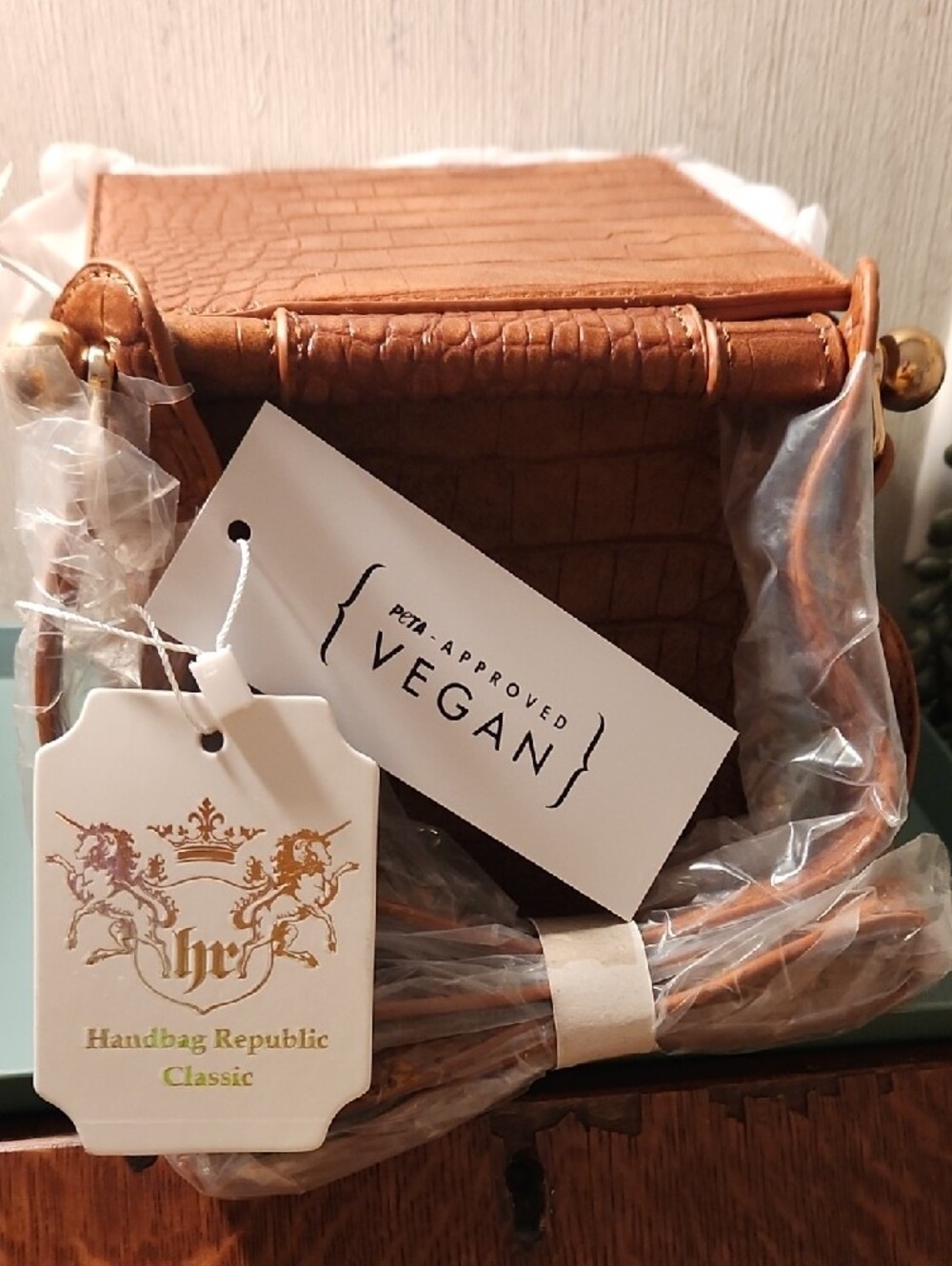 Croc-Texture Box Bag - Picture 3 of 5